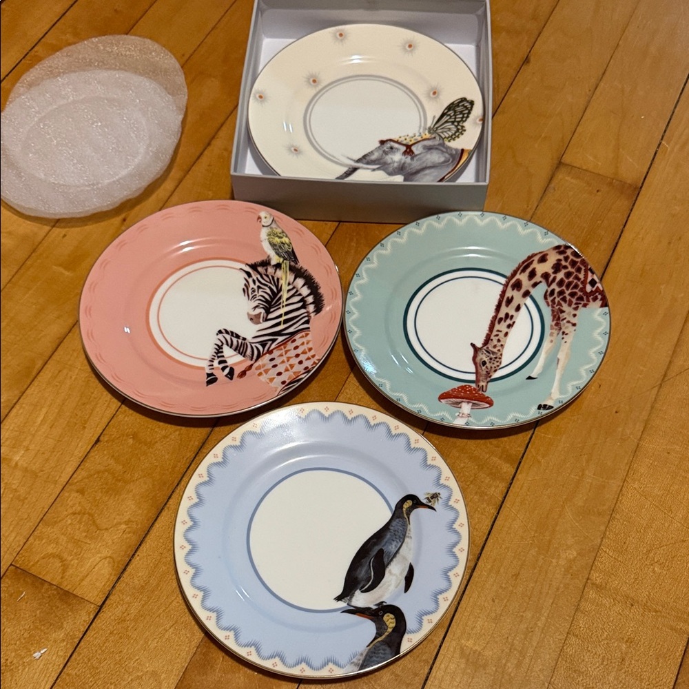 Yvonne Ellen London Tea-Time Set of 4 Tea Plates, Carnival Animals - Picture 2 of 15